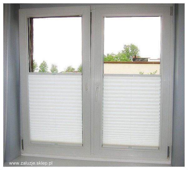 Plisy  do okna PCV ( montaż w świetle szyby )