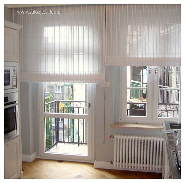 Białe rolety rzymskie (montaż naścienny)