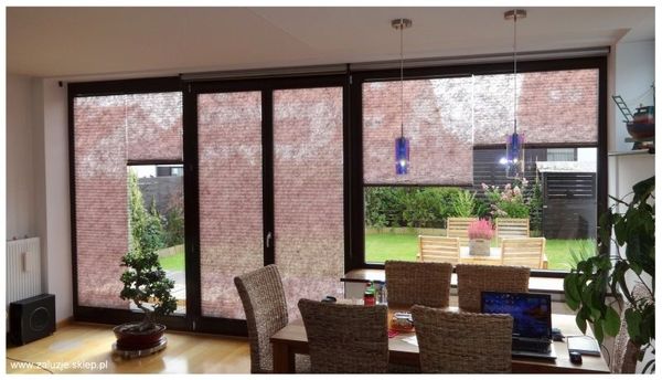 Plisy materiałowe w salonie