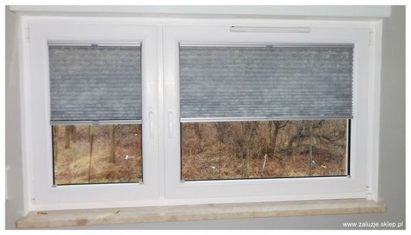 Srebrne plisy materiałowe