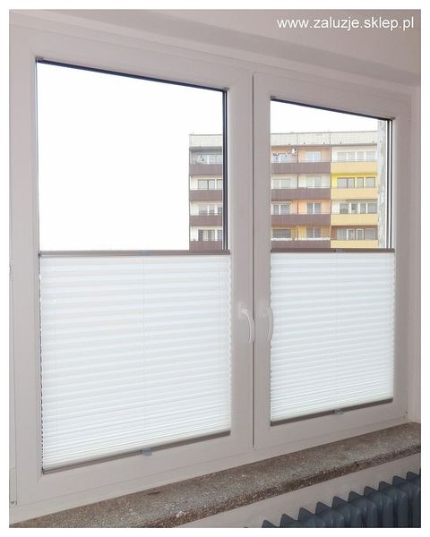 Plisy okienne w kolorze białym