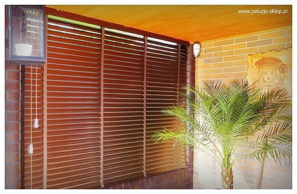 Stylowe drewniane żaluzje