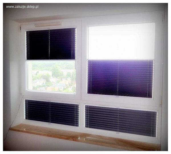 Ciemne plisy z tkaniny