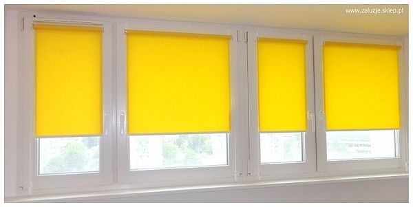Żółte roletki materiałowe
