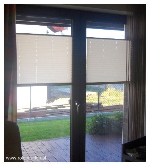 Kremowe Plisy drzwiowe z usługą pomiaru oraz montażu