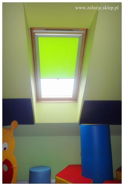 Dachowa roleta w prowadnicach