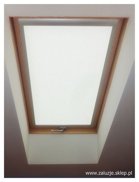 Roleta materiałowa na okno dachowe