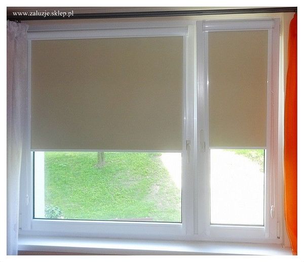 Jasne rolety zaciemniające