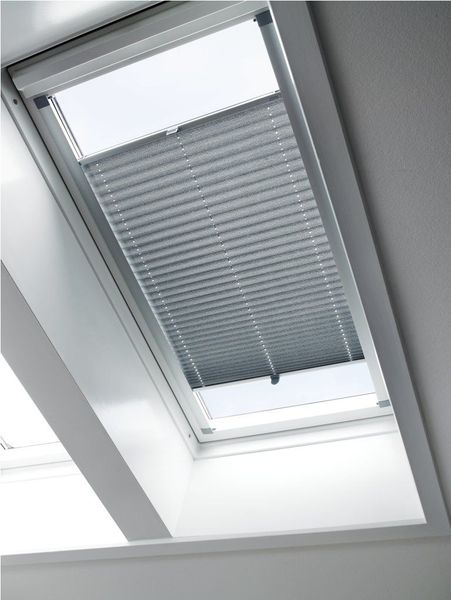 Plisa Faber  na oknie dachowym 