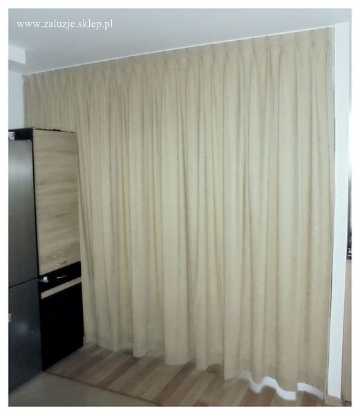 zasłona Flex, kontrola światła, prywatność, styl, funkcjonalność.