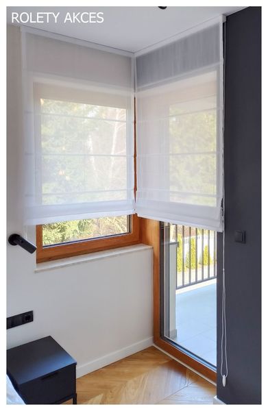 Oferujemy rolety rzymskie, które nie tylko spełniają swoje funkcje praktyczne, ale również nadają Twojemu wnętrzu wyjątkowego uroku.