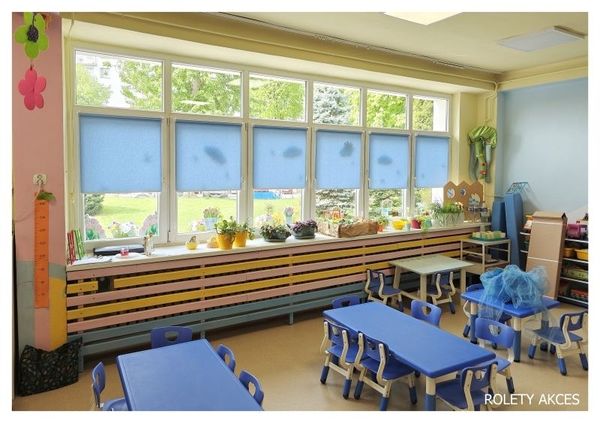 ROLETY AKCES - trwałe rolety do klas szkolnych, idealne dla edukacji.